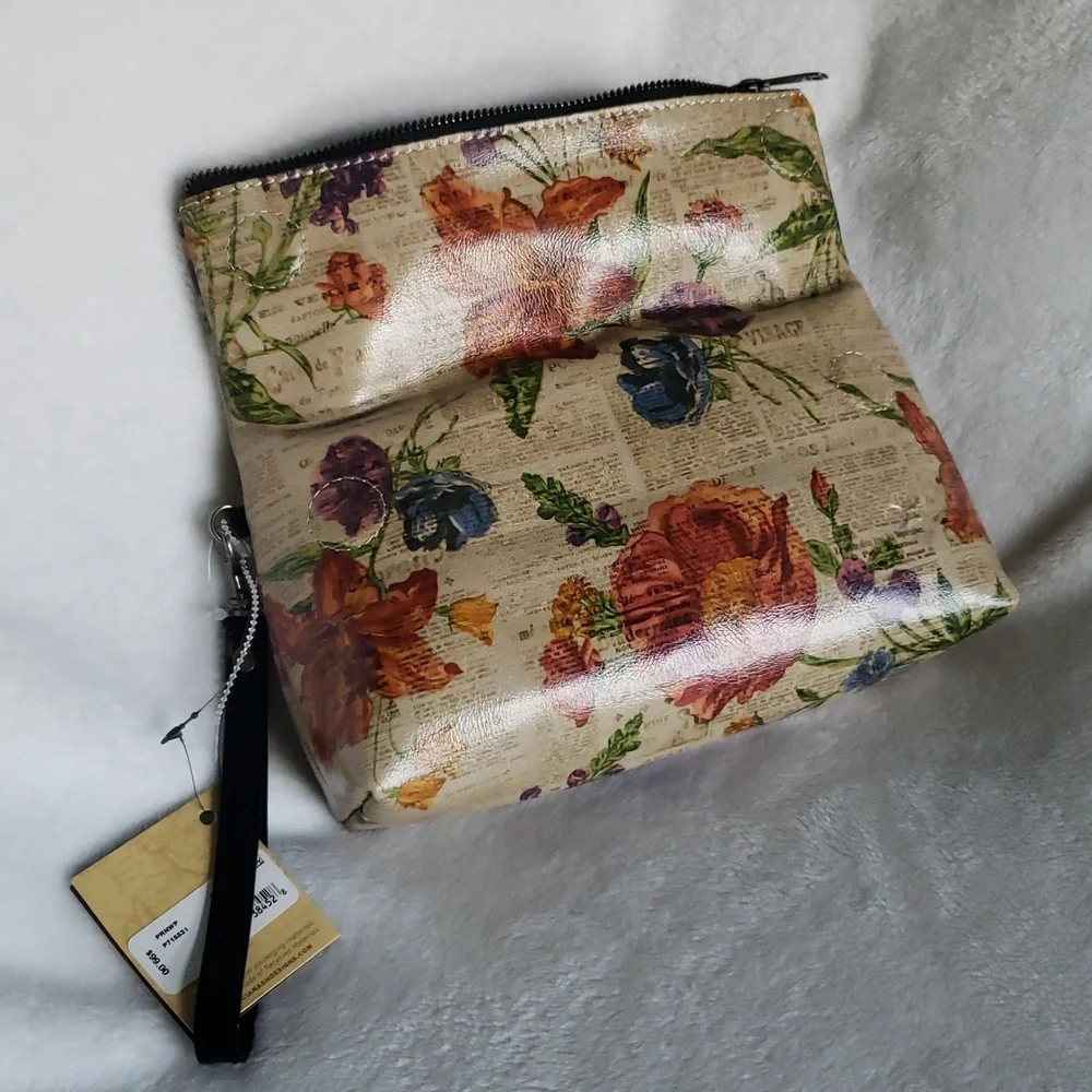 Patricia Nash Foldover Floral Leather Wristlet NWT.‎